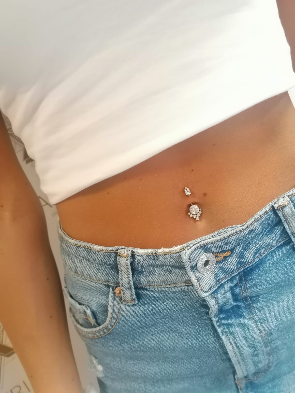 astrid-studio-bolzano-navel-piercing-ombelico